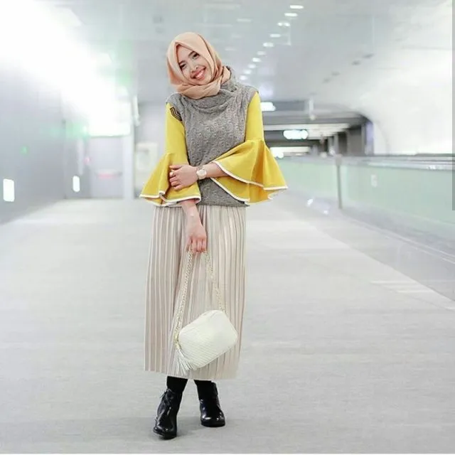 12 Inspirasi Rok Rempel Untukmu yang Berhijab. Inilah Kunci Tampil Menawan dalam Sekejap 16