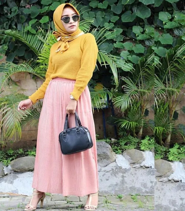 12 Inspirasi Rok Rempel Untukmu yang Berhijab. Inilah Kunci Tampil Menawan dalam Sekejap 19