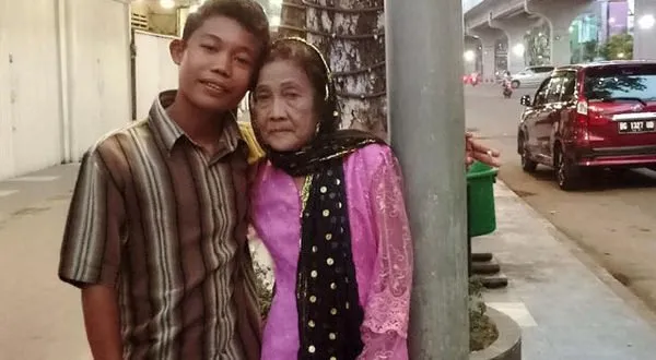 Heboh, Pasangan Ini Menikah dengan Usia yang Terpaut 55 Tahun. Mereka Berbulan Madu Di Sini Lho! 4