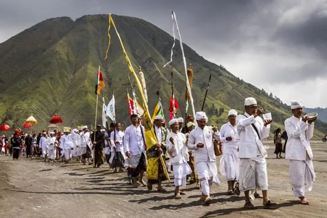 Upacara Yadnya Kasada di Bromo Bakal Segera Digelar. Begini Tipsnya Kalau Kamu Datang ke Sana! 6