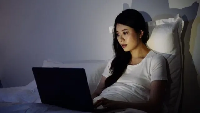 Nonton Drama Korea 18 Jam Non Stop, Cewek ini Nyaris Kehilangan Penglihatannya. Peringatan Nih! 4