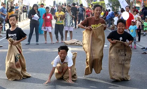 Macam-Macam Gaya Anak Waktu Lomba 17-an!
