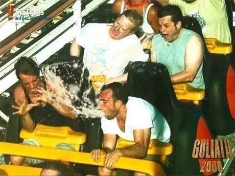 Kumpulan Foto Ekspresi Para Penunggang Roller Coaster. Asli Bisa Bikin Tertawa Ngakak Lihat Mereka 22