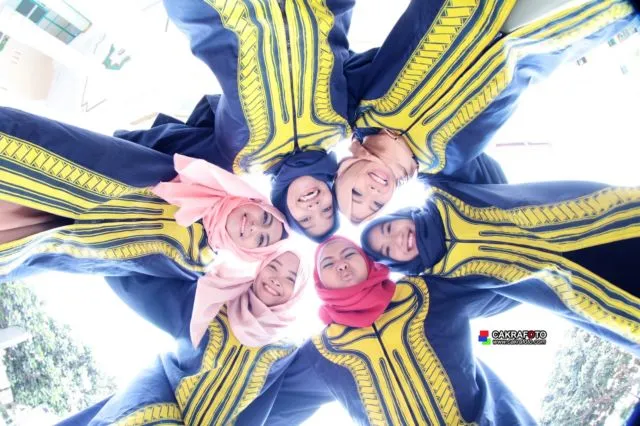 13 Inspirasi Spot Outdoor untuk Foto Wisuda. Biar Lebih Berkesan dan Hasilnya Tetap Istimewa 25