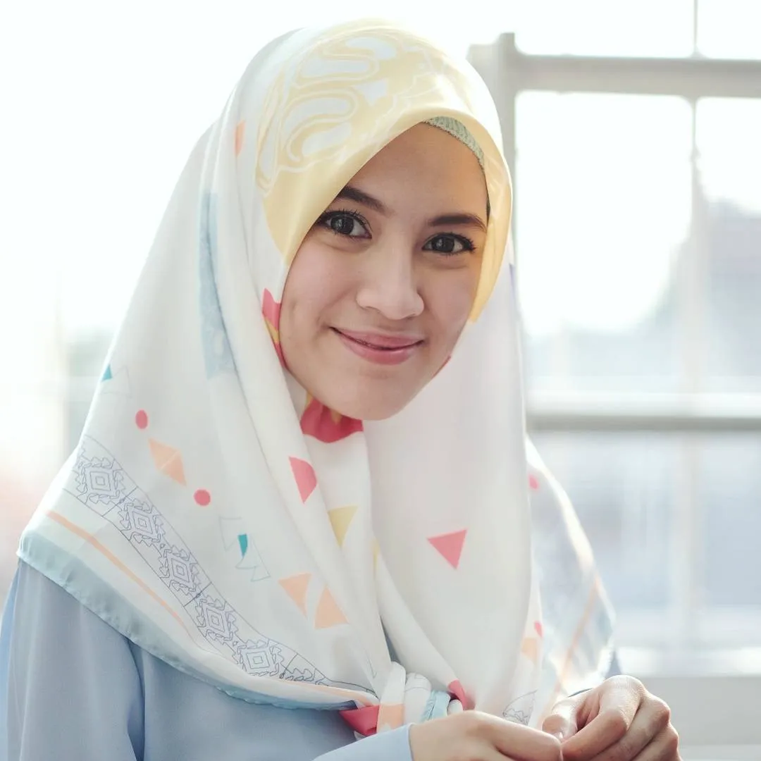 Meniti Tangga Perhijaban Pakai Ciput Rajut yang Makin Melorot Makin Gaul 4