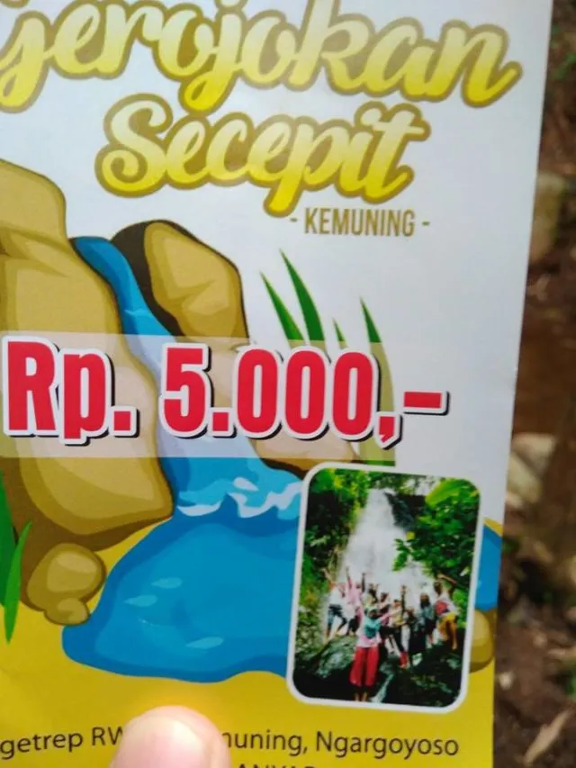 Wisatawan Ini Kesal Ketika Liburan ke Grojokan Secepit tapi Tak Ada Air Terjunnya Sama Sekali! Kocak Abis Sih 5