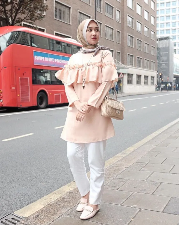Dian Pelangi dan Barli Asmara Akan Tampilkan Koleksi di New York Fashion Week. Bangga Jadi Indonesia! 5