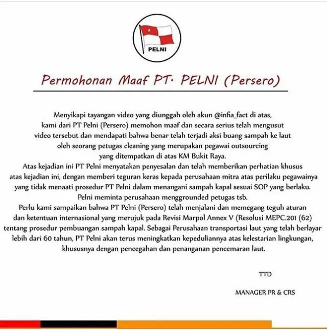 Seorang Petugas PT. PELNI Membuang Sampah dari Atas Kapal ke Laut. Bu Susi, Tolong Tenggelamkan! 2