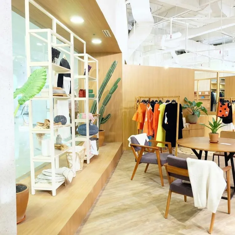 Boleh Dicoba nih Belanja Pakaian di Gerai Pop Up Store Ini, Merek Lokal Bergengsi Internasional! 6
