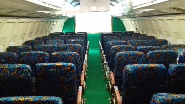 Di Klaten, Pesawat Ini Justru Jadi Wisata dan Bioskop Mini. Kapan Kamu Nonton Film di Sana? 5