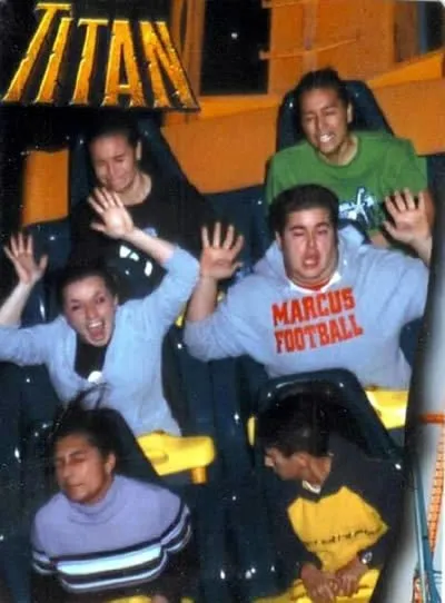 Kumpulan Foto Ekspresi Para Penunggang Roller Coaster. Asli Bisa Bikin Tertawa Ngakak Lihat Mereka 18