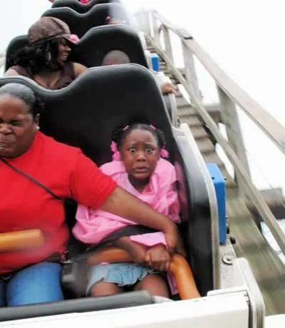 Kumpulan Foto Ekspresi Para Penunggang Roller Coaster. Asli Bisa Bikin Tertawa Ngakak Lihat Mereka 19