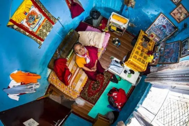 Fotografer Ini Memotret Kamar Tidur dari Berbagai Negara di Dunia. Bisa Banyak Belajar Budaya Lain! 34