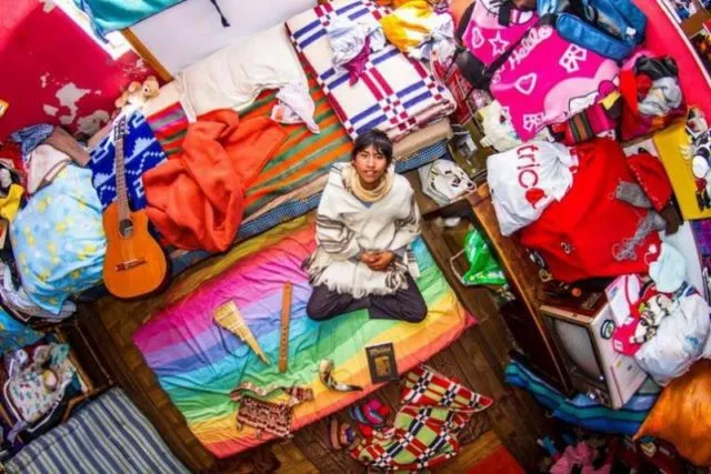 Fotografer Ini Memotret Kamar Tidur dari Berbagai Negara di Dunia. Bisa Banyak Belajar Budaya Lain! 36