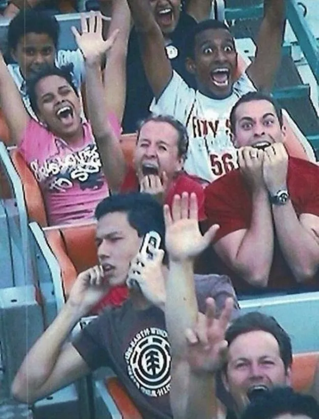 Kumpulan Foto Ekspresi Para Penunggang Roller Coaster. Asli Bisa Bikin Tertawa Ngakak Lihat Mereka 20