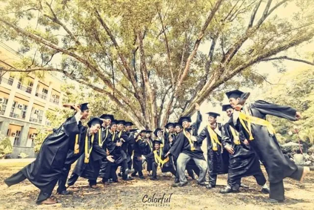 13 Inspirasi Spot Outdoor untuk Foto Wisuda. Biar Lebih Berkesan dan Hasilnya Tetap Istimewa 21