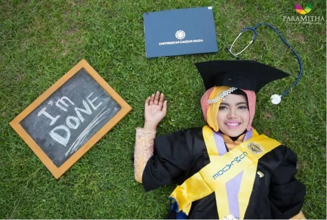 13 Inspirasi Spot Outdoor untuk Foto Wisuda. Biar Lebih Berkesan dan Hasilnya Tetap Istimewa 22