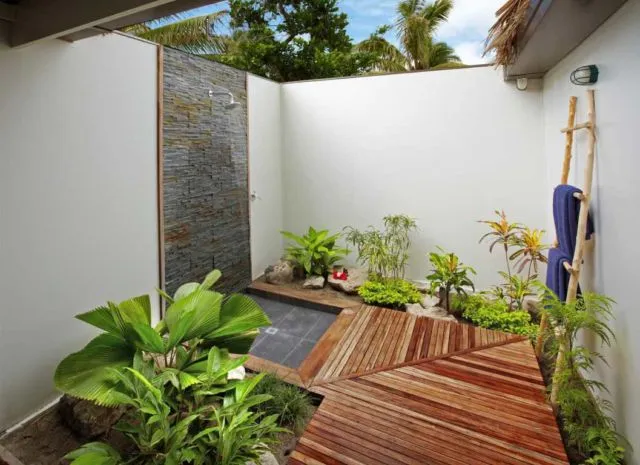 15 Inspirasi Desain Kamar Mandi Pedesaan Outdoor 18
