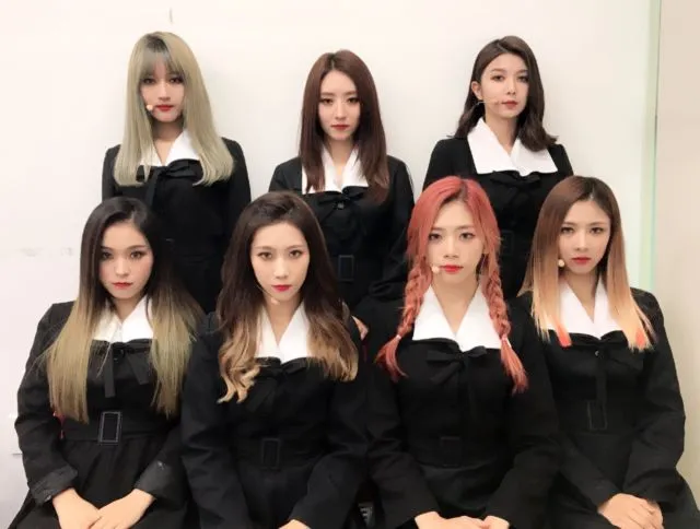 Anggota Girlband Terkenal Korea Dapat Hadiah Indomie Goreng dari Indonesia. Lihat Deh Reaksinya! 5