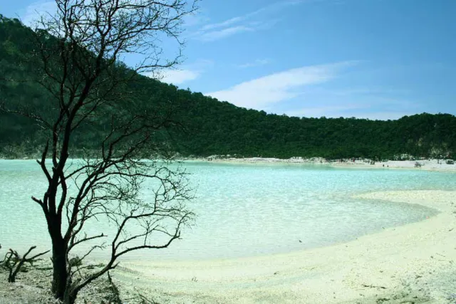 Bingung Nyari Destinasi Liburan Romantis di Bandung? Kamu Wajib Datangi 3 Tempat Ini! 6