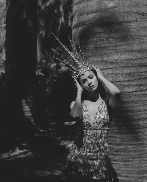 Sederet Artis Internasional yang Pakai Aksesori Desainer Indonesia Rinaldy Yunardi. Dari Kylie Hingga Nicki Minaj 16