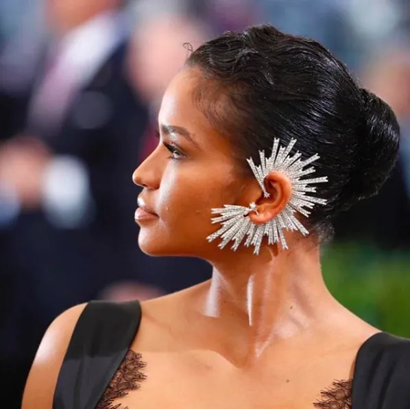 Sederet Artis Internasional yang Pakai Aksesori Desainer Indonesia Rinaldy Yunardi. Dari Kylie Hingga Nicki Minaj 14
