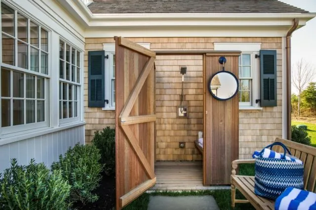 15 Inspirasi Desain Kamar Mandi Pedesaan Outdoor 24