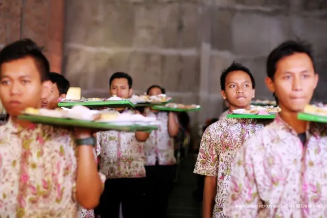 Enaknya Jadi Tamu Undangan di Pesta Pernikahan Piring Terbang, 4 Keuntungan Ini akan Kamu Dapatkan 6