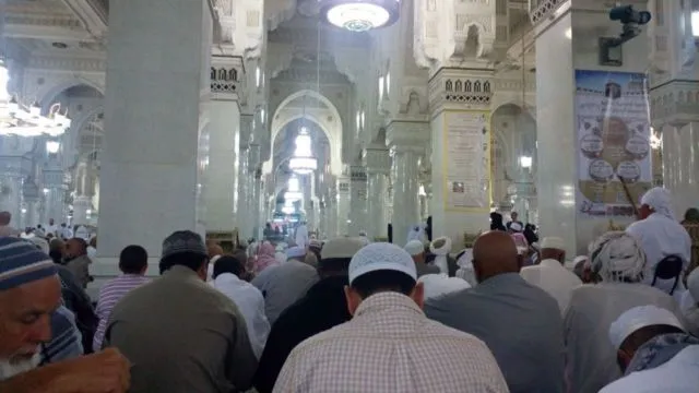 Hal-Hal yang Tak Pernah Diceritakan Teman atau Saudara Kita ketika Pulang Umrah #HipweeJurnal 4