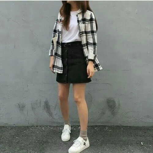 Mau Penampilanmu Jadi Trendi ala Cewek Korea? Coba Saja 10 Padu Padan A-line Skirt Berikut Ini 19