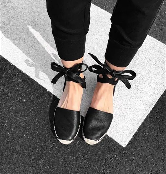 Beban Hidup Akibat High Heels Bisa Hilang dengan 12 Deretan Foto Sepatu Balerina yang Menawan Ini 21