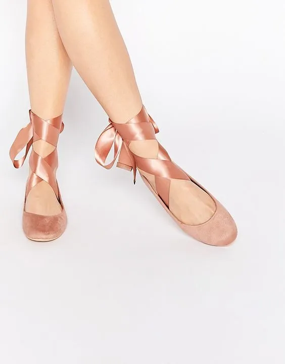 Beban Hidup Akibat High Heels Bisa Hilang dengan 12 Deretan Foto Sepatu Balerina yang Menawan Ini 22