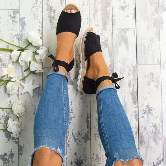 Beban Hidup Akibat High Heels Bisa Hilang dengan 12 Deretan Foto Sepatu Balerina yang Menawan Ini 24