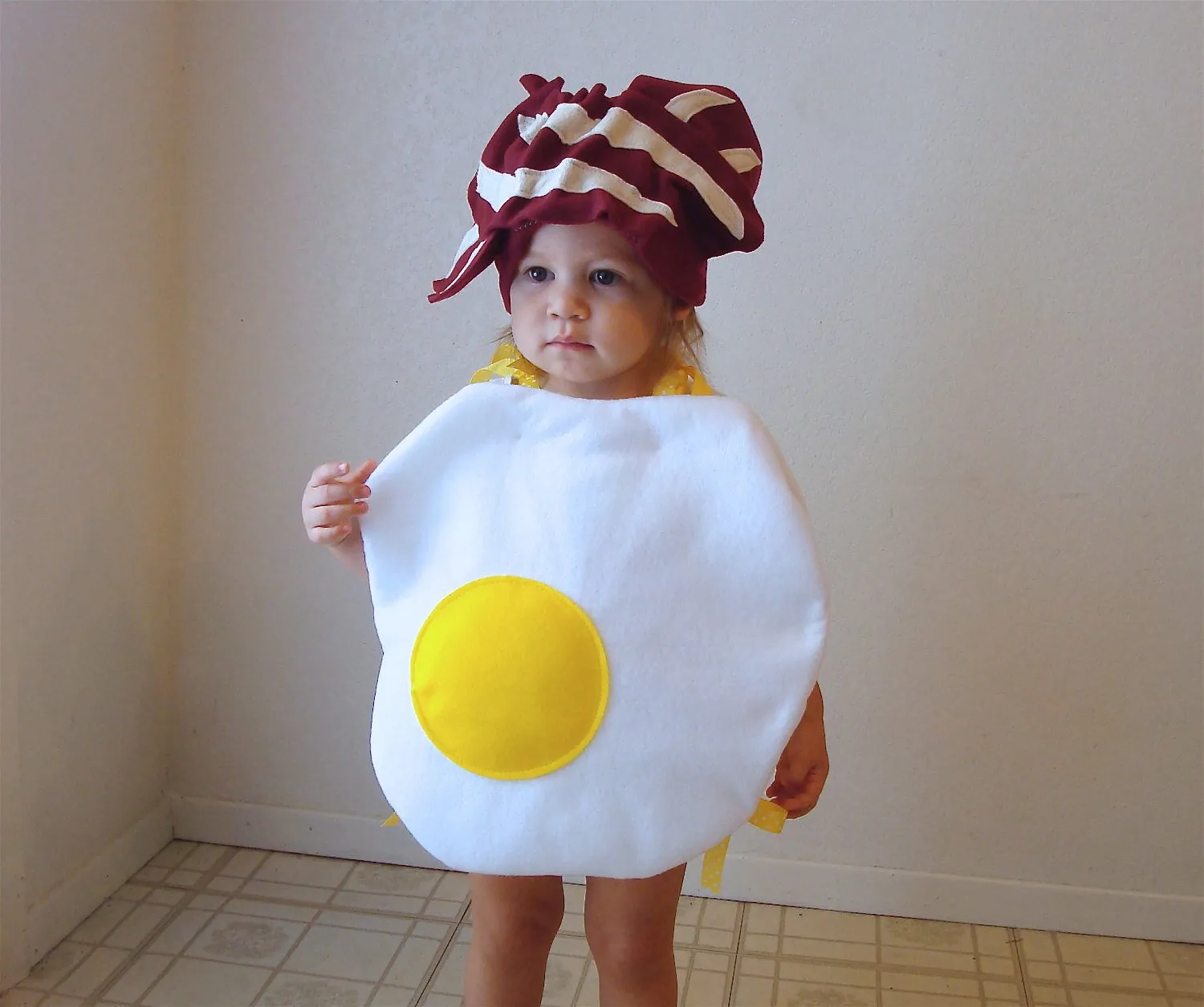 13 Parade Foto Bayi dengan Kostum yang Unik. Mulai 'Dilipat' dalam Sandwich Sampai Baju Monyet. Aih Lucu! 14