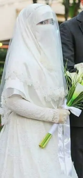 Galeri 15 Inspirasi Gaun Pengantin Bercadar. Tampil Menawan Meski Wajah Tidak Terpapar 23