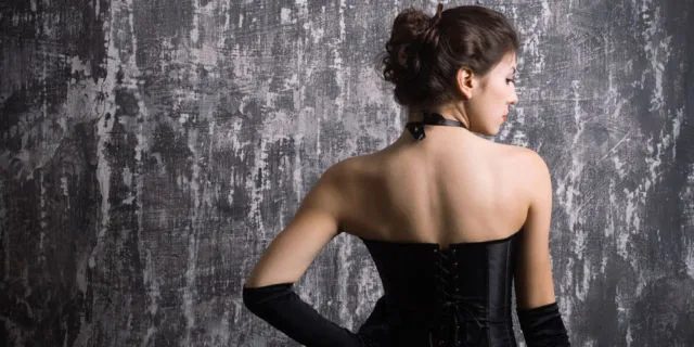 5 Trik Fashion Untukmu yang Berdada Besar Sebagai Siasat Agar Terlihat Lebih Kecil 7