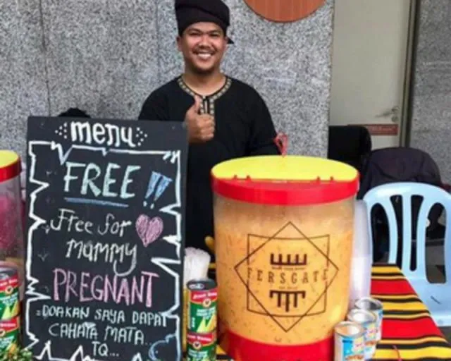 Pedagang Kaki Lima Ini Kasih Minuman Gratis Buat Ibu Hamil. Alasannya Bakalan Bikin Kamu Terharu 3