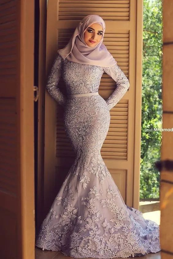 12 Inspirasi Rok Mermaid. Inilah Tren Terkini Gaya Bawahan Ala Putri Duyung Untukmu yang Berhijab 14