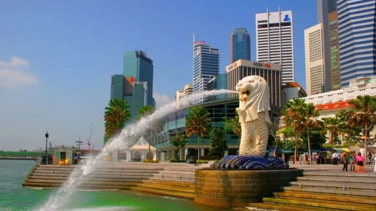 7 Negara yang Aman buat Cewek yang Suka Solo Traveling. Segera Agendakan Liburan ke Sana! 8