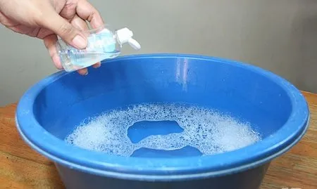 6 Benda Pembersih Ini Bisa Bantu Rawat Lensa Plastik Kacamatamu. Nggak Perlu Lagi Gonta-Ganti Lensa 7