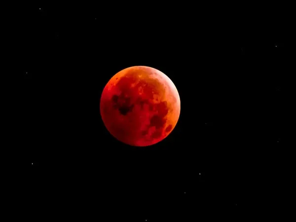 Sebelum Nonton, Mending Simak Dulu Yuk Beberapa Mitos Tentang Gerhana Bulan Berikut Ini! 16