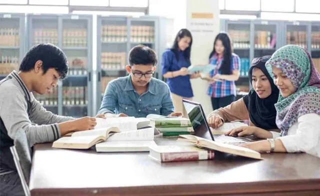 Kuliah Sambil Kerja, Awalnya Memang Memaksa Namun Indah pada Waktunya #HipweeJurnal 10