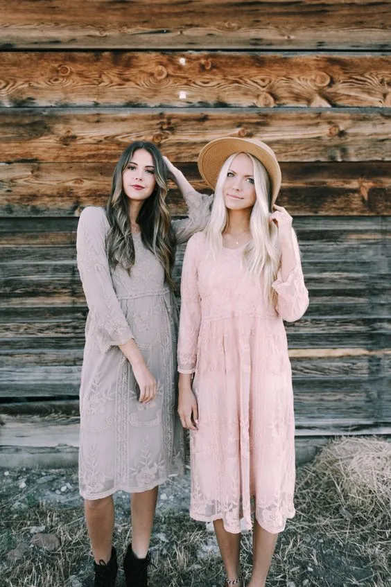 12 Inspirasi Loose Midi Dress untuk Acara Formal. Yang Satu Ini Jaminan Tidak Membentuk Lekuk Tubuh, Lho! 24