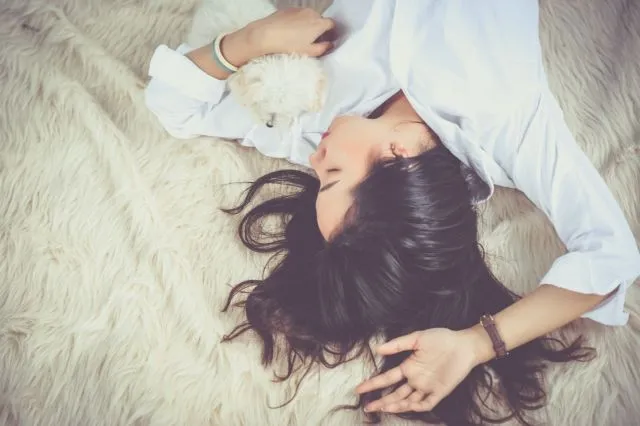 Saat Chat Kamu Tak Juga Dibalas Olehnya, 6 Sikap Jitu Ini Jauhkanmu dari Kata Drama 10