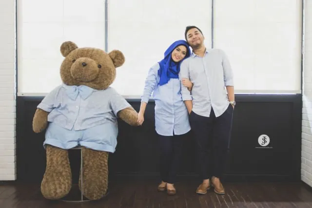 Biar Hasil Foto Prewedding Lebih Manis dan Berkesan, 14 Properti Sederhana Ini Bisa Kalian Gunakan 26