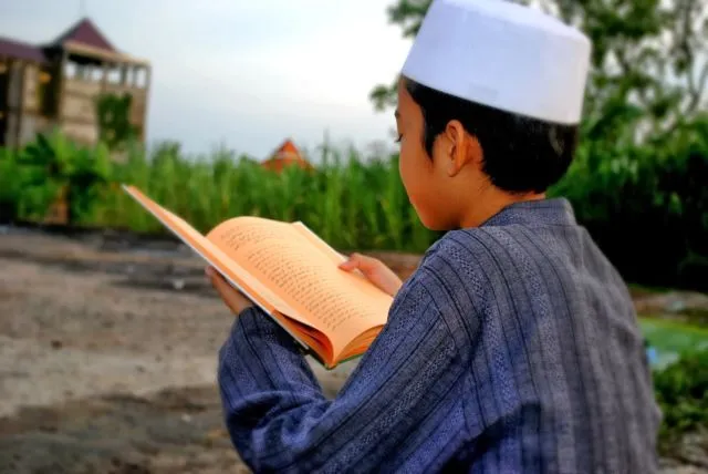 Dua Pelajaran dari Pesantren yang Terpenting untuk Kita Hidup di Indonesia Saat Ini #HipweeJurnal 7