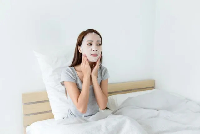 Kenalan Lebih Jauh Sama Sheet Mask, Masker Asal Korea 'Tinggal Tempel' yang Bikin Wajah Jadi Flawless 5