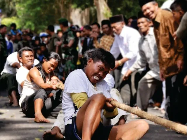 Bukan Cuma Rame-ramean Doang, Begini Asal-usul 5 Lomba Khas 17 Agustus yang Unik Abis 10