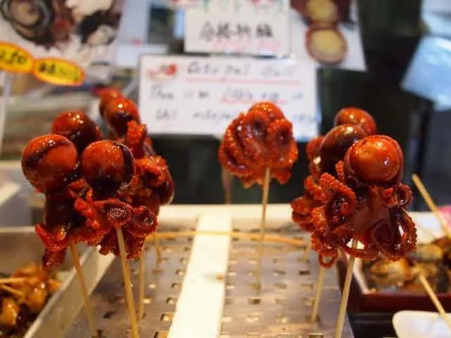 10 Benda Aneh Ini Hanya Ada di Jepang. Dari Bantal Kesepian Hingga Vending Machine Celana Dalam! 19