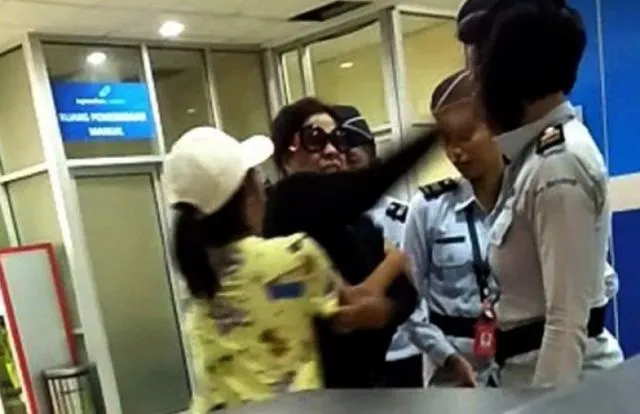 Penumpang Citilink Diturunkan Paksa karena Mendorong Petugas. Makin Banyak Orang Arogan, ya? 6